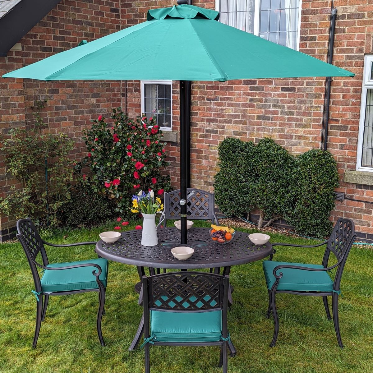 4 Seater Sets Chatsworth oval set. Premium.